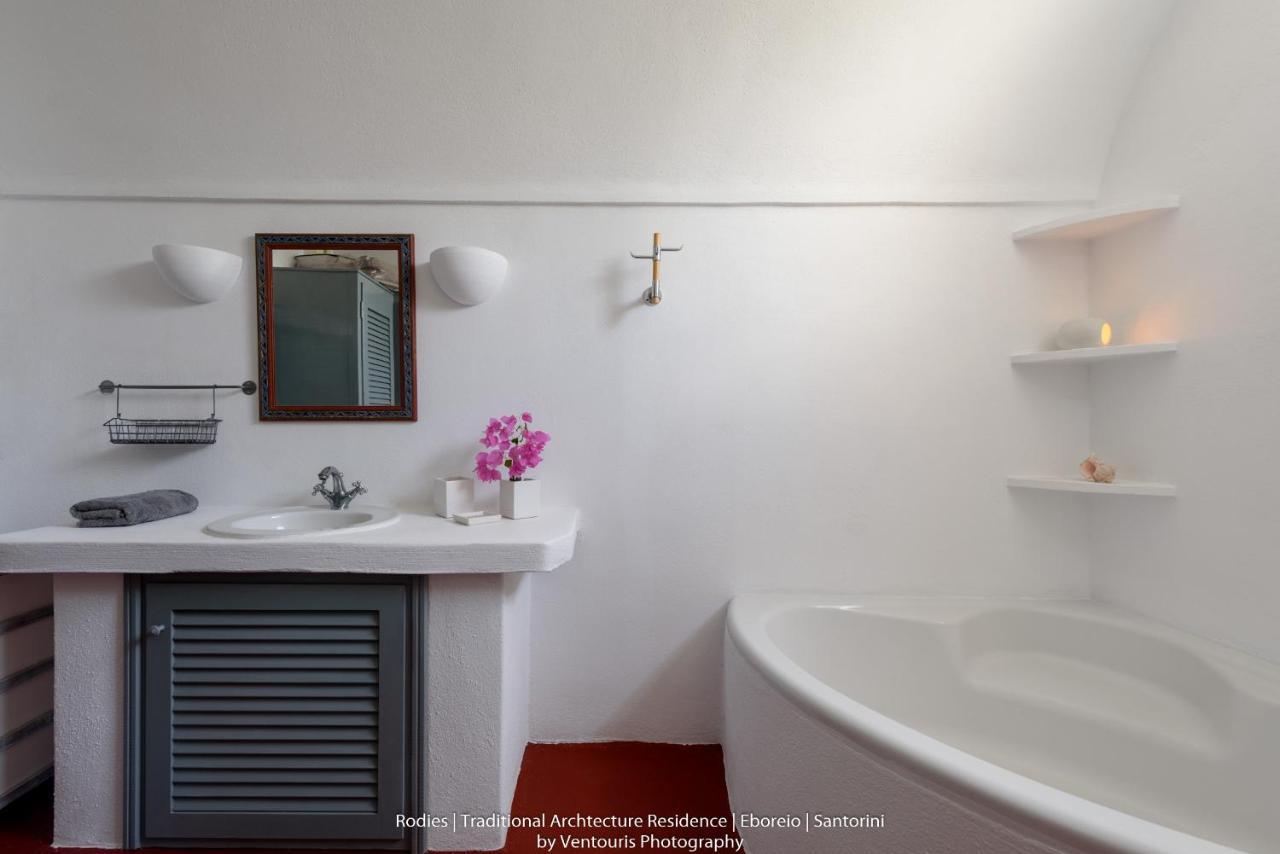 Rodies Traditional House Emporio  Екстериор снимка